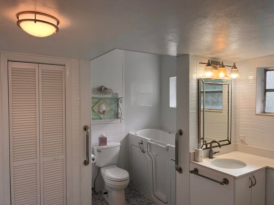 En Venta: $1,260,000 (4 camas, 2 baños, 1894 Pies cuadrados)