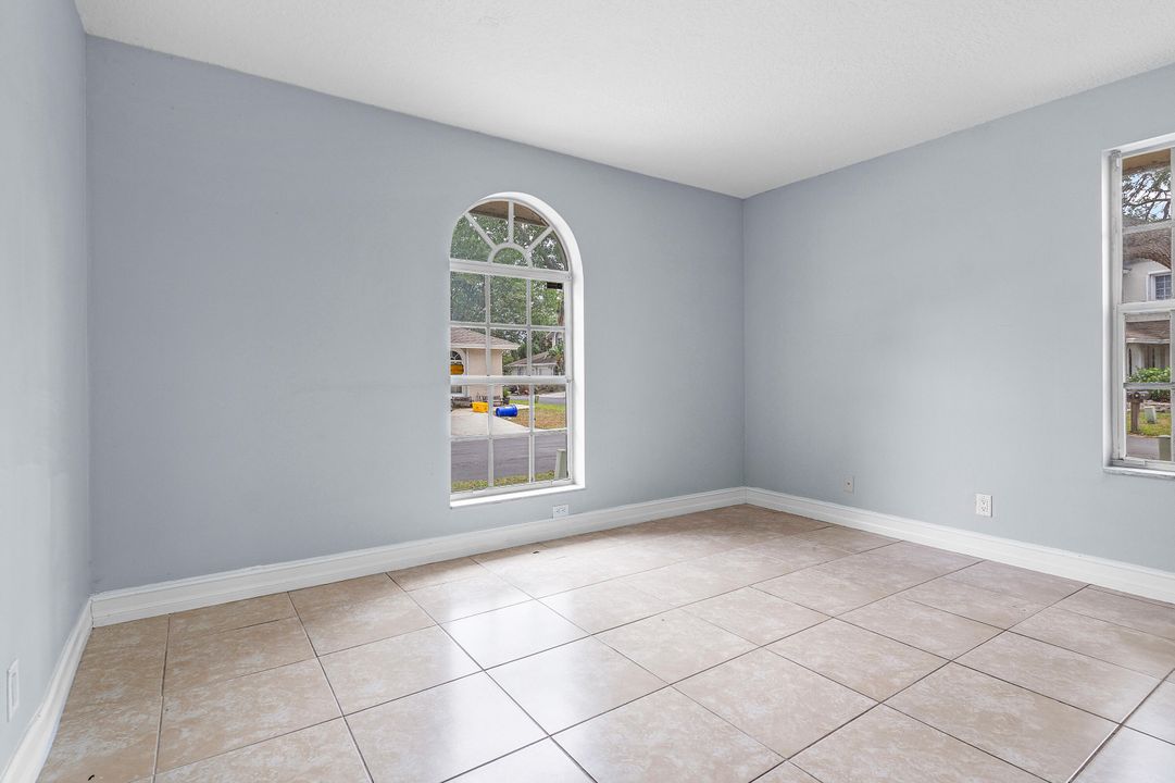 Под контрактом: $314,900 (2 спален, 2 ванн, 1131 Квадратных фут)