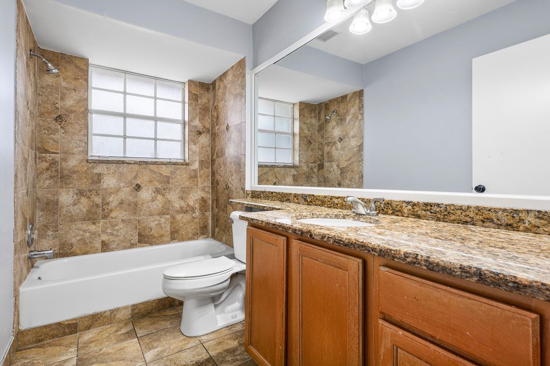 Под контрактом: $314,900 (2 спален, 2 ванн, 1131 Квадратных фут)