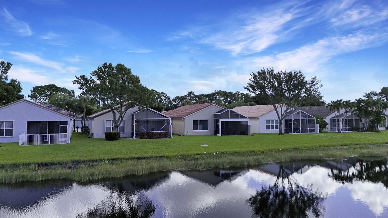 合同活跃: $379,146 (3 贝兹, 2 浴室, 1627 平方英尺)