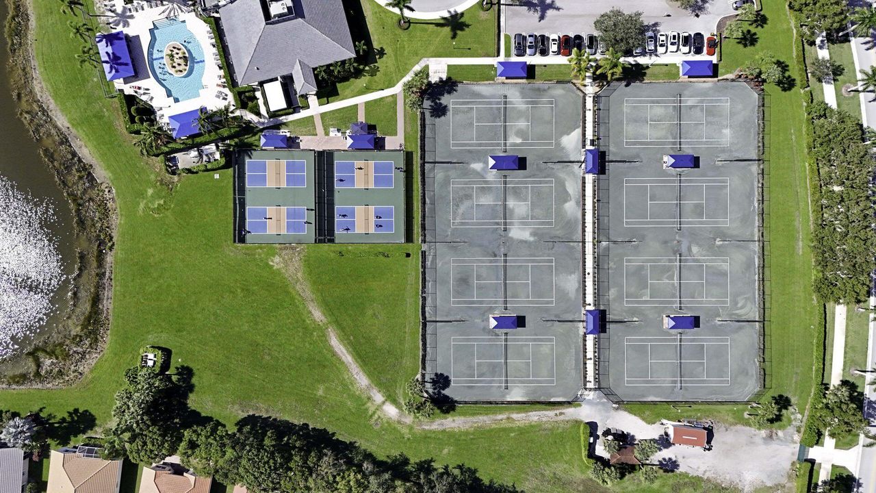 合同活跃: $379,146 (3 贝兹, 2 浴室, 1627 平方英尺)