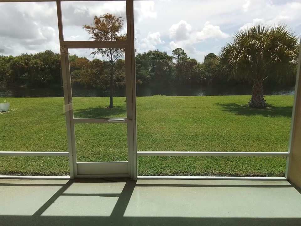 For Rent: $2,300 (3 beds, 2 baths, 1532 Square Feet)