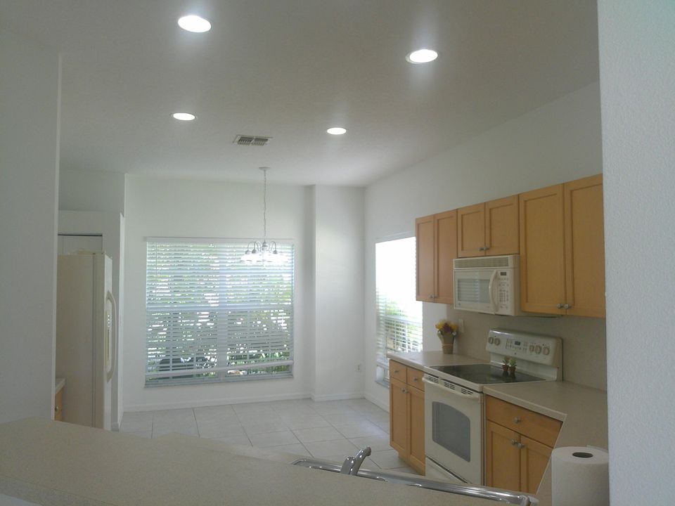 For Rent: $2,300 (3 beds, 2 baths, 1532 Square Feet)