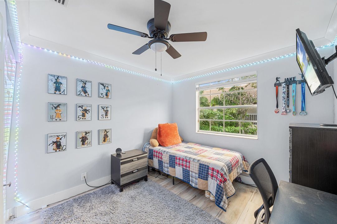 На продажу: $430,000 (3 спален, 2 ванн, 1227 Квадратных фут)