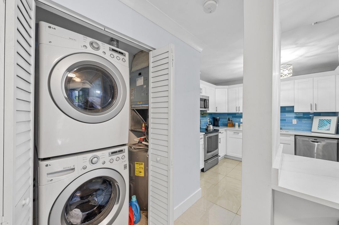 На продажу: $430,000 (3 спален, 2 ванн, 1227 Квадратных фут)