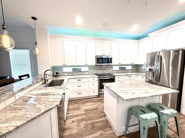 For Sale: $760,000 (4 beds, 3 baths, 2675 Square Feet)