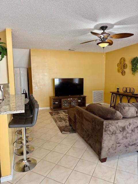 For Rent: $4,200 (4 beds, 2 baths, 2644 Square Feet)