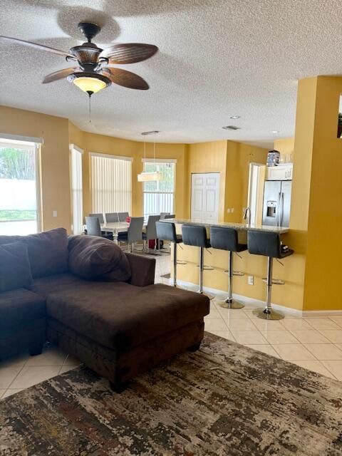 For Rent: $4,200 (4 beds, 2 baths, 2644 Square Feet)