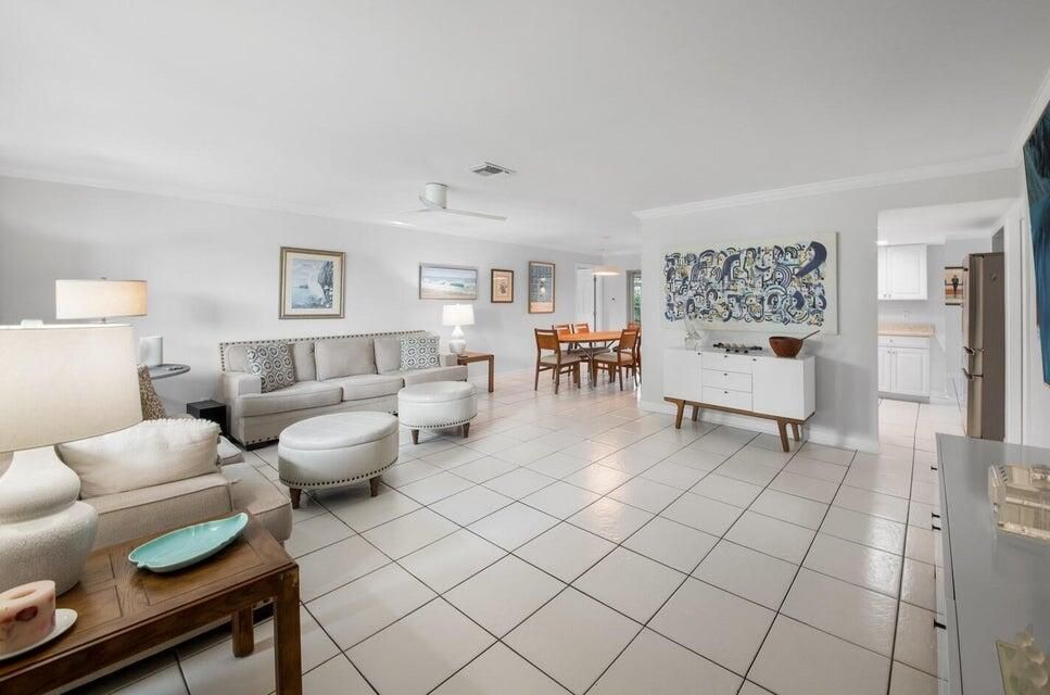 出租: $4,500 (2 贝兹, 2 浴室, 1344 平方英尺)