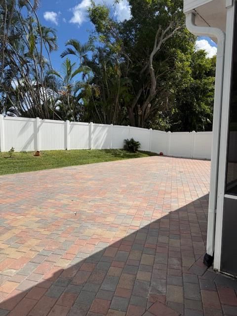 For Rent: $4,200 (4 beds, 2 baths, 2644 Square Feet)