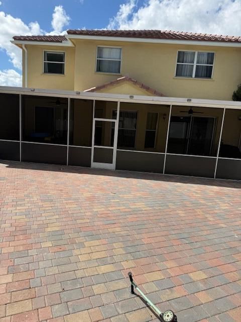 For Rent: $4,200 (4 beds, 2 baths, 2644 Square Feet)