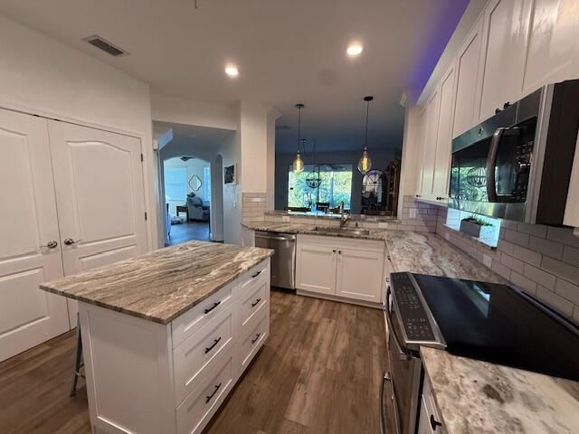 For Sale: $760,000 (4 beds, 3 baths, 2675 Square Feet)