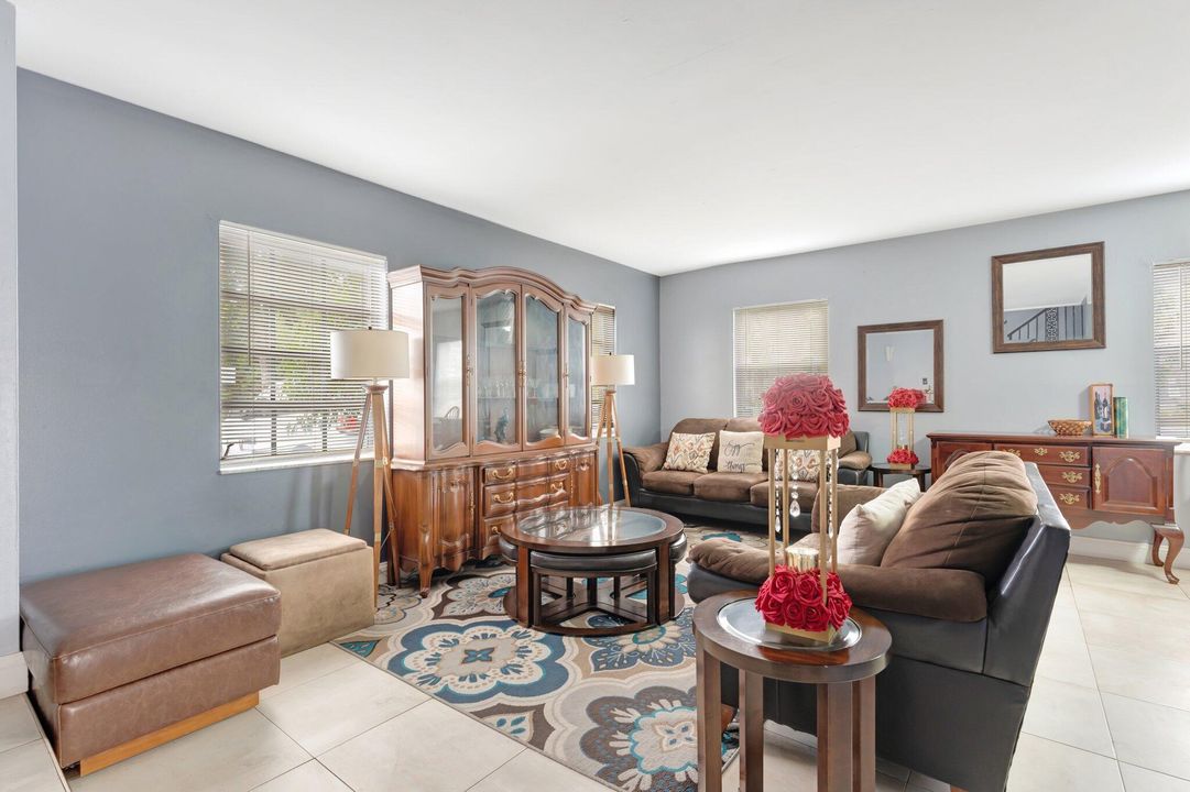 For Sale: $340,000 (3 beds, 2 baths, 1500 Square Feet)