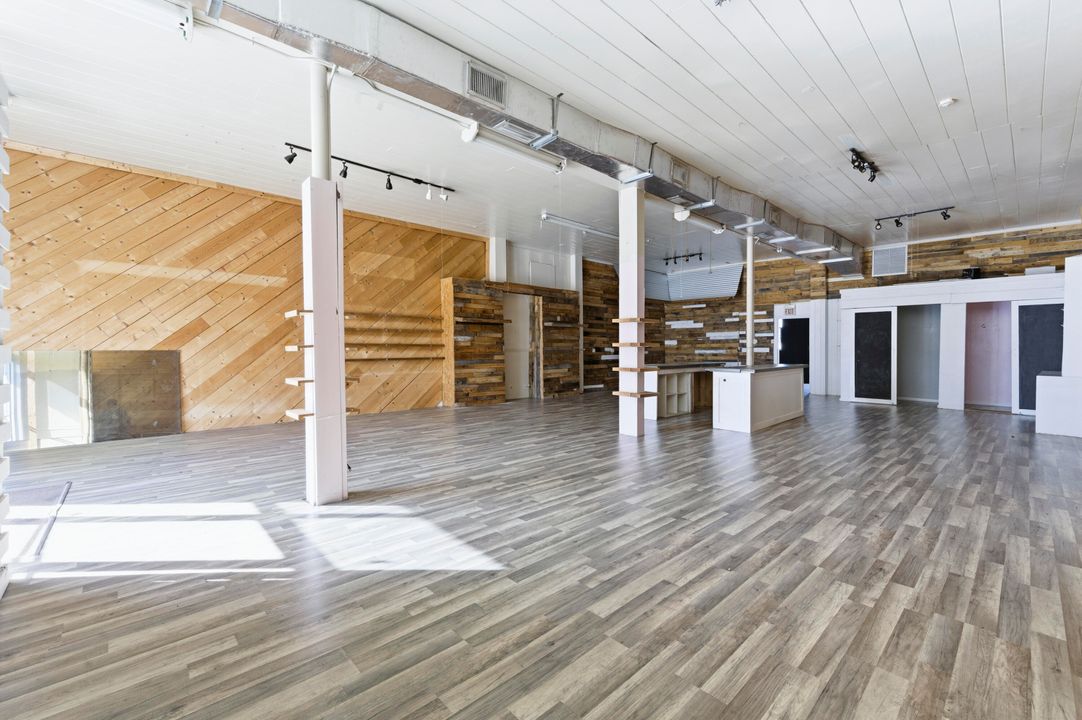 На продажу: $11,000 (0 спален, 0 ванн, 1984 Квадратных фут)