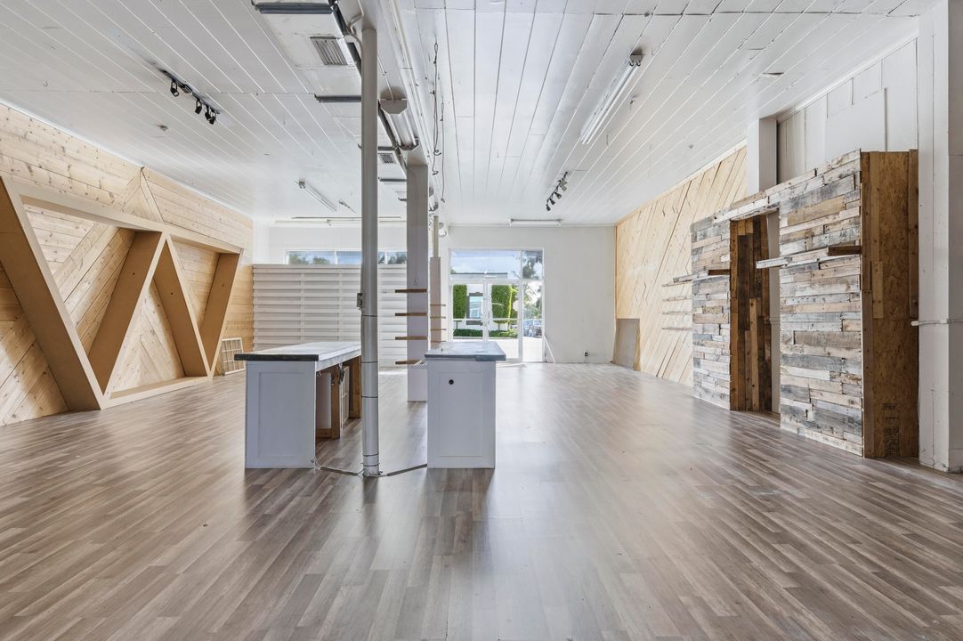 На продажу: $11,000 (0 спален, 0 ванн, 1984 Квадратных фут)