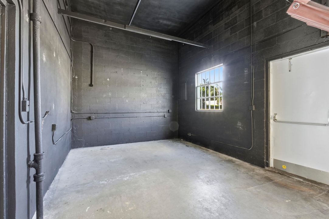 На продажу: $11,000 (0 спален, 0 ванн, 1984 Квадратных фут)