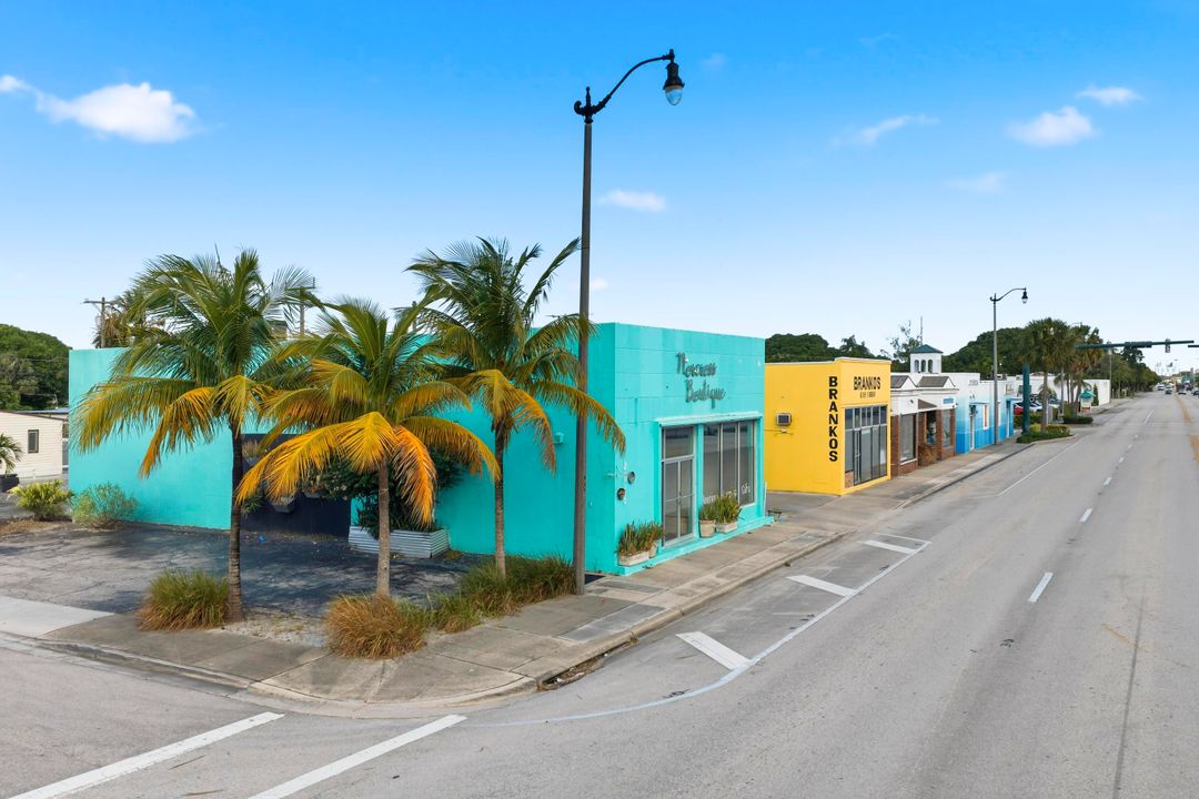 На продажу: $11,000 (0 спален, 0 ванн, 1984 Квадратных фут)