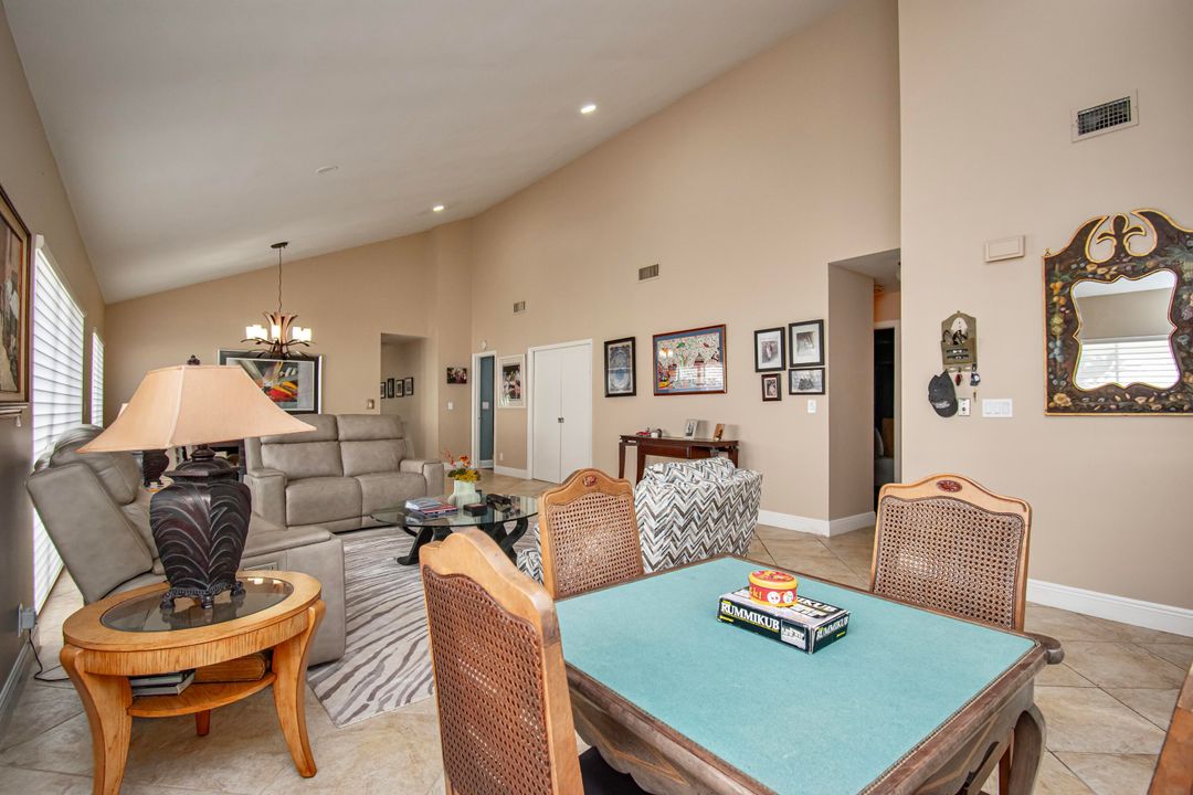 Под контрактом: $895,000 (3 спален, 2 ванн, 1874 Квадратных фут)