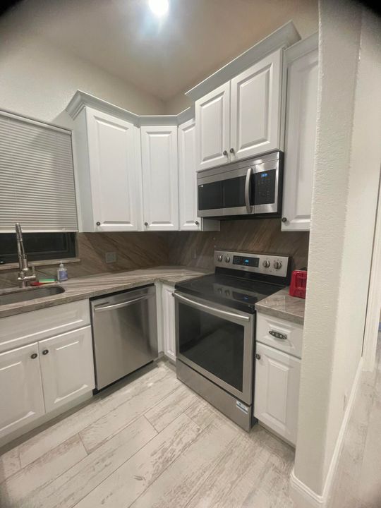 出租: $2,400 (1 贝兹, 1 浴室, 500 平方英尺)