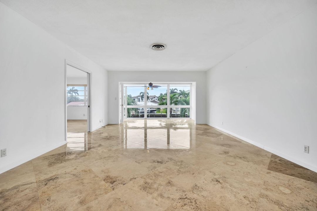 В аренду: $2,500 (2 спален, 2 ванн, 1267 Квадратных фут)