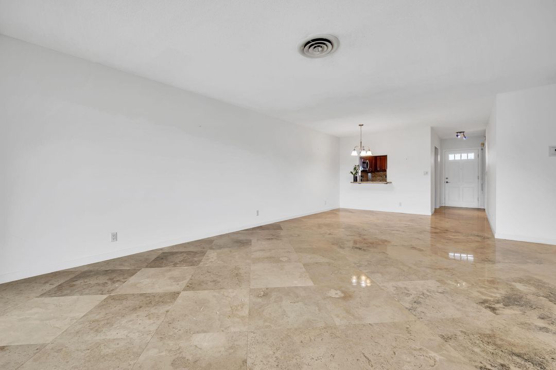 В аренду: $2,500 (2 спален, 2 ванн, 1267 Квадратных фут)