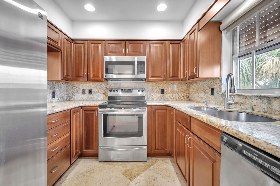 В аренду: $2,500 (2 спален, 2 ванн, 1267 Квадратных фут)