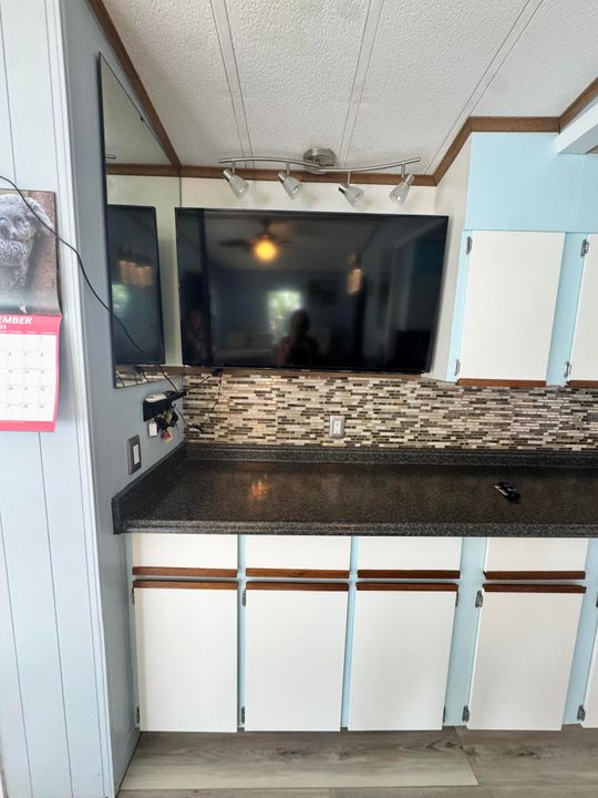 待售: $69,000 (2 贝兹, 2 浴室, 1400 平方英尺)