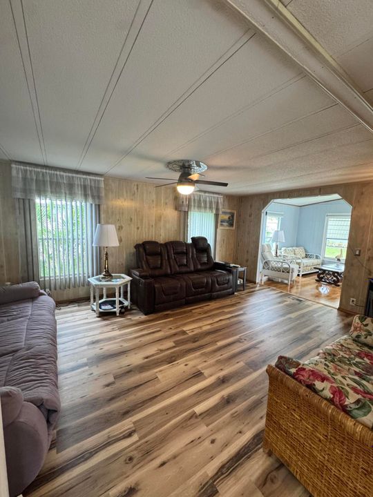 待售: $69,000 (2 贝兹, 2 浴室, 1400 平方英尺)