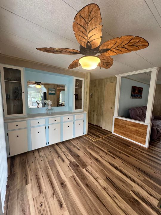 待售: $69,000 (2 贝兹, 2 浴室, 1400 平方英尺)