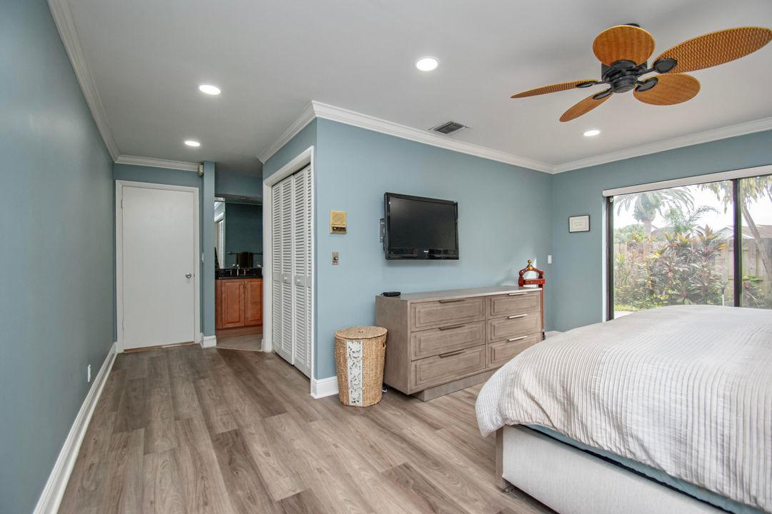 Под контрактом: $895,000 (3 спален, 2 ванн, 1874 Квадратных фут)