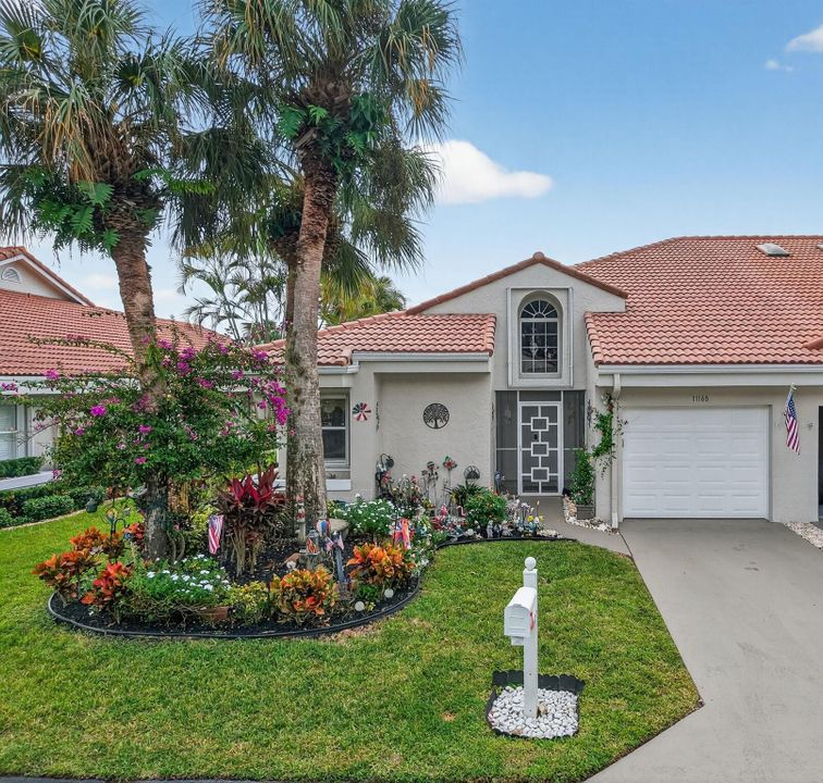 For Sale: $418,000 (2 beds, 2 baths, 1727 Square Feet)