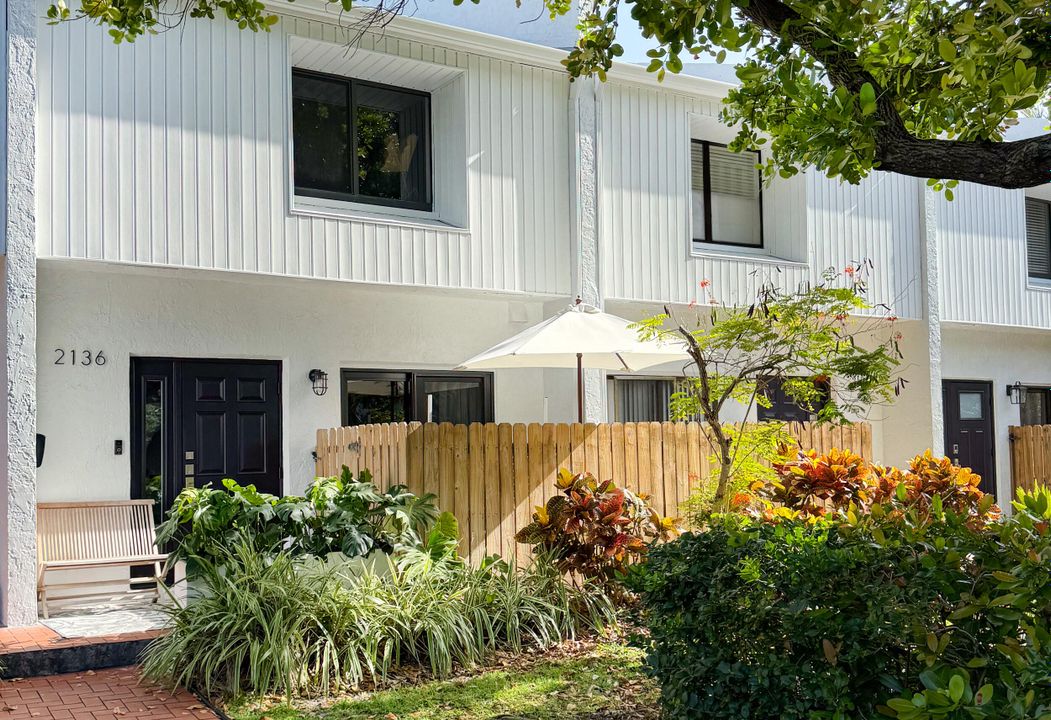 待售: $450,000 (2 贝兹, 2 浴室, 1440 平方英尺)