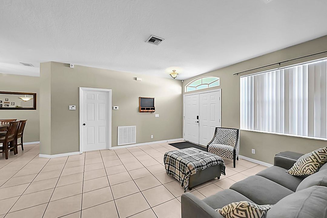 Active With Contract: $395,000 (3 beds, 2 baths, 1817 Square Feet)