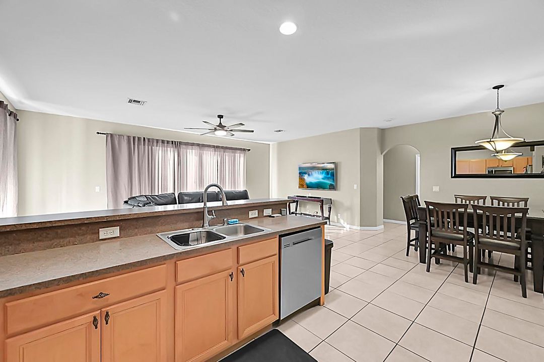 Active With Contract: $395,000 (3 beds, 2 baths, 1817 Square Feet)