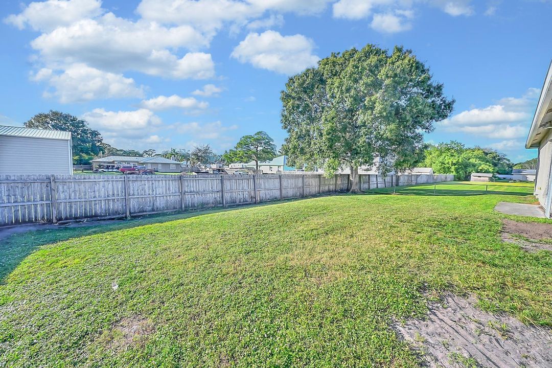 Active With Contract: $395,000 (3 beds, 2 baths, 1817 Square Feet)