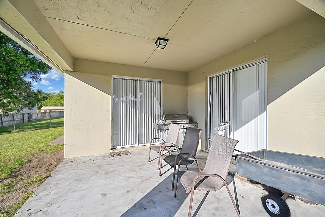 Active With Contract: $395,000 (3 beds, 2 baths, 1817 Square Feet)