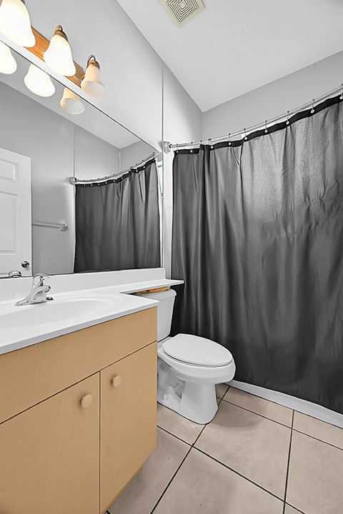 Active With Contract: $395,000 (3 beds, 2 baths, 1817 Square Feet)