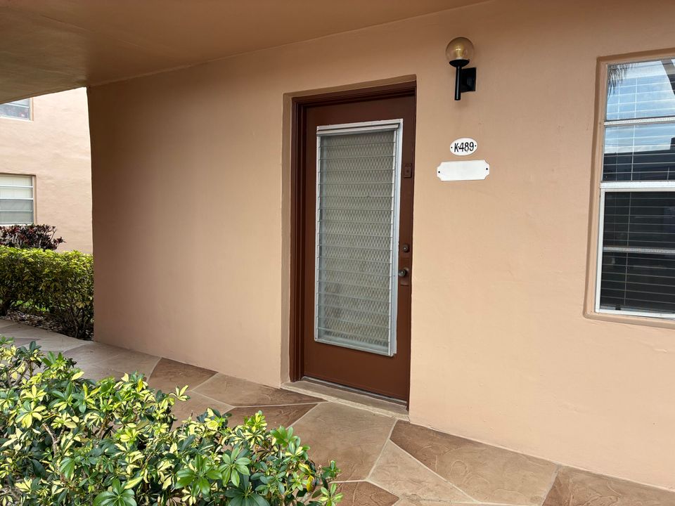 For Rent: $2,700 (2 beds, 2 baths, 902 Square Feet)