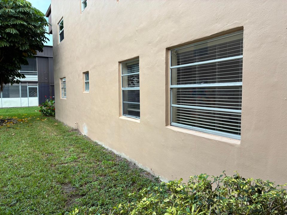 For Rent: $2,700 (2 beds, 2 baths, 902 Square Feet)