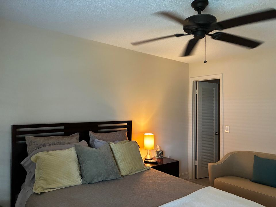 For Rent: $2,700 (2 beds, 2 baths, 902 Square Feet)