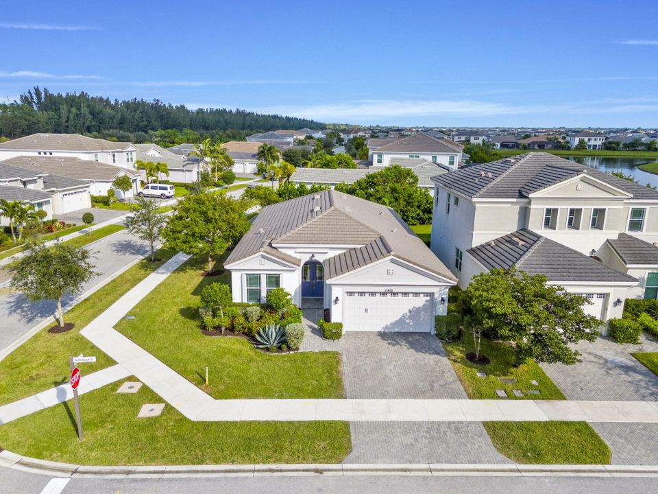 For Sale: $569,000 (3 beds, 2 baths, 2042 Square Feet)