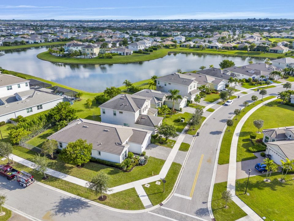 For Sale: $569,000 (3 beds, 2 baths, 2042 Square Feet)