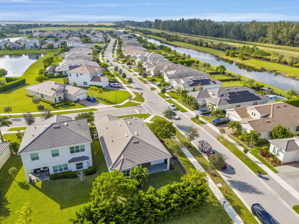 For Sale: $569,000 (3 beds, 2 baths, 2042 Square Feet)