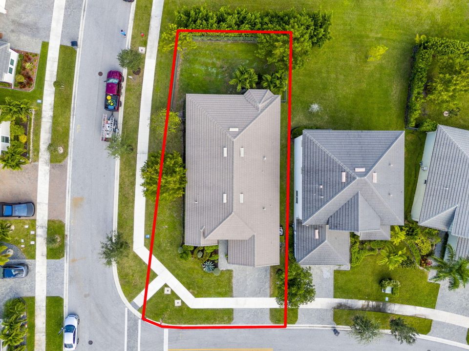 For Sale: $569,000 (3 beds, 2 baths, 2042 Square Feet)