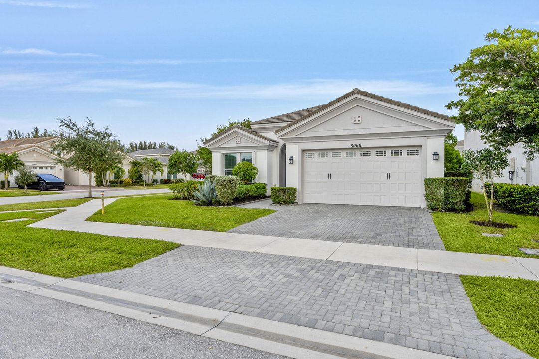 For Sale: $569,000 (3 beds, 2 baths, 2042 Square Feet)