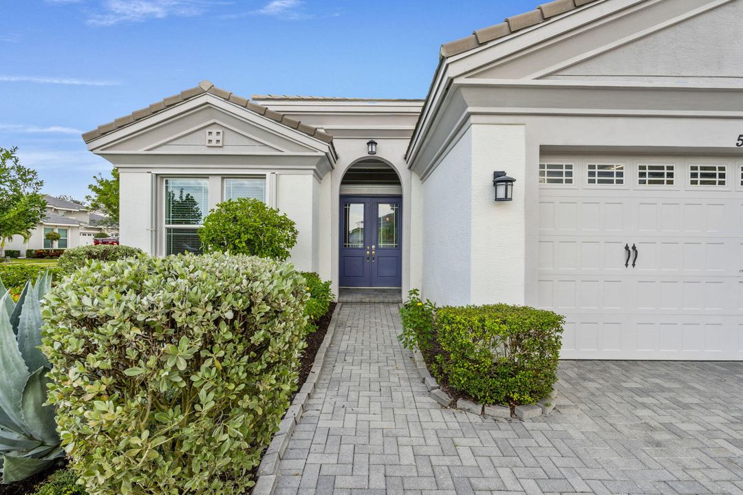 For Sale: $569,000 (3 beds, 2 baths, 2042 Square Feet)