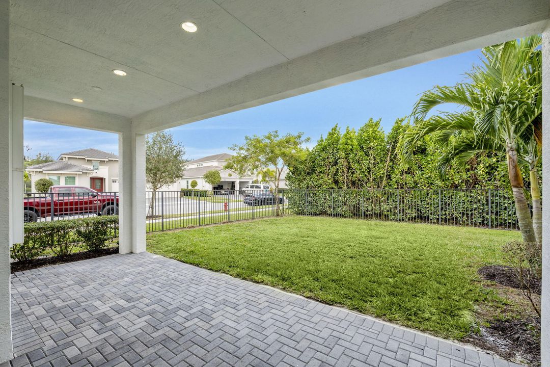 For Sale: $569,000 (3 beds, 2 baths, 2042 Square Feet)