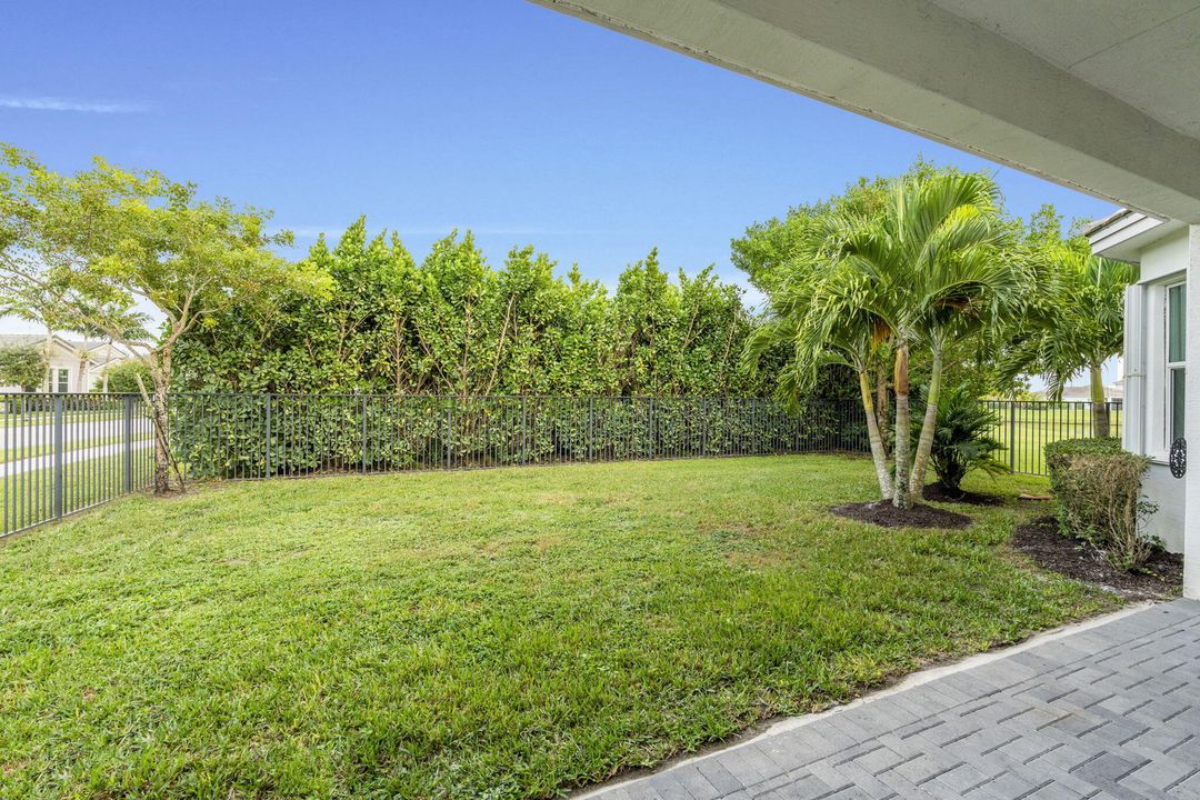 For Sale: $569,000 (3 beds, 2 baths, 2042 Square Feet)