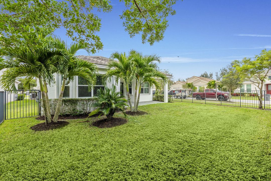 For Sale: $569,000 (3 beds, 2 baths, 2042 Square Feet)