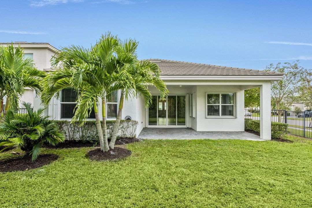 For Sale: $569,000 (3 beds, 2 baths, 2042 Square Feet)